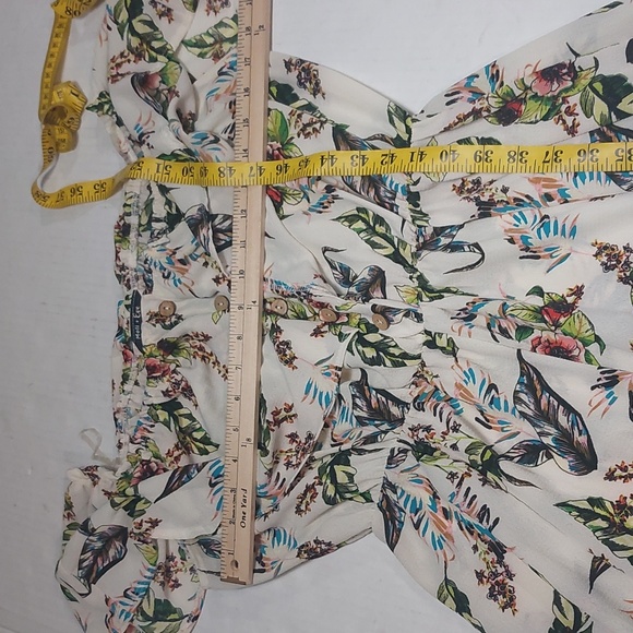 Meli + Eve  jumper with Flowers Designed  Large - Picture 10 of 12